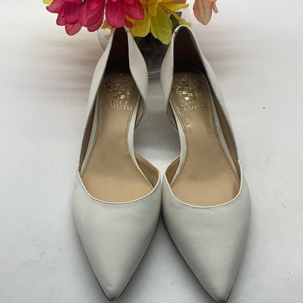 Vince Camuto White Pointy Low Heel (2”) Pumps Sz 6.5. MCH0820C